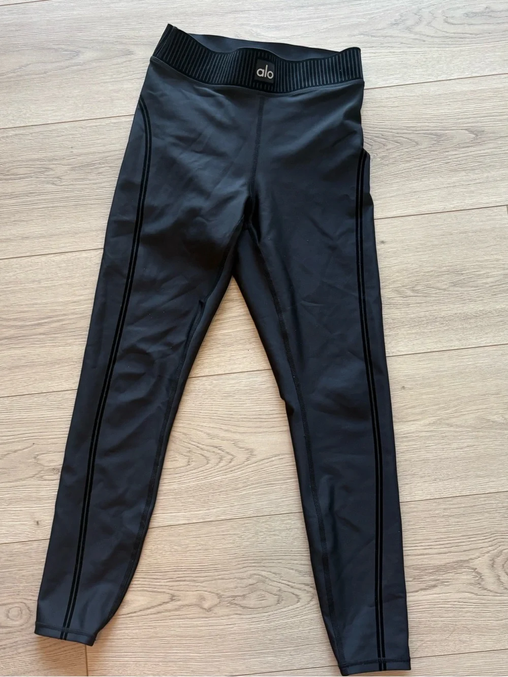 Alo Black Leggings